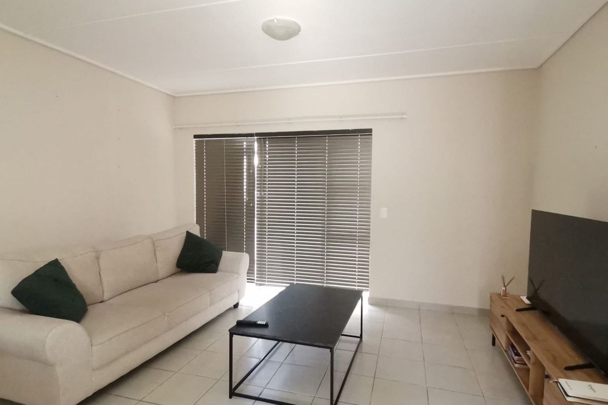 Modern 2-Bedroom Apartment To Rent in Bergendal Country Villas, Paarl - Photo 2