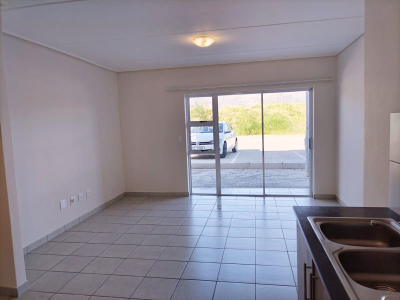 Modern 2-Bedroom Apartment To Rent in Bergendal Country Villas, Paarl - Photo 4