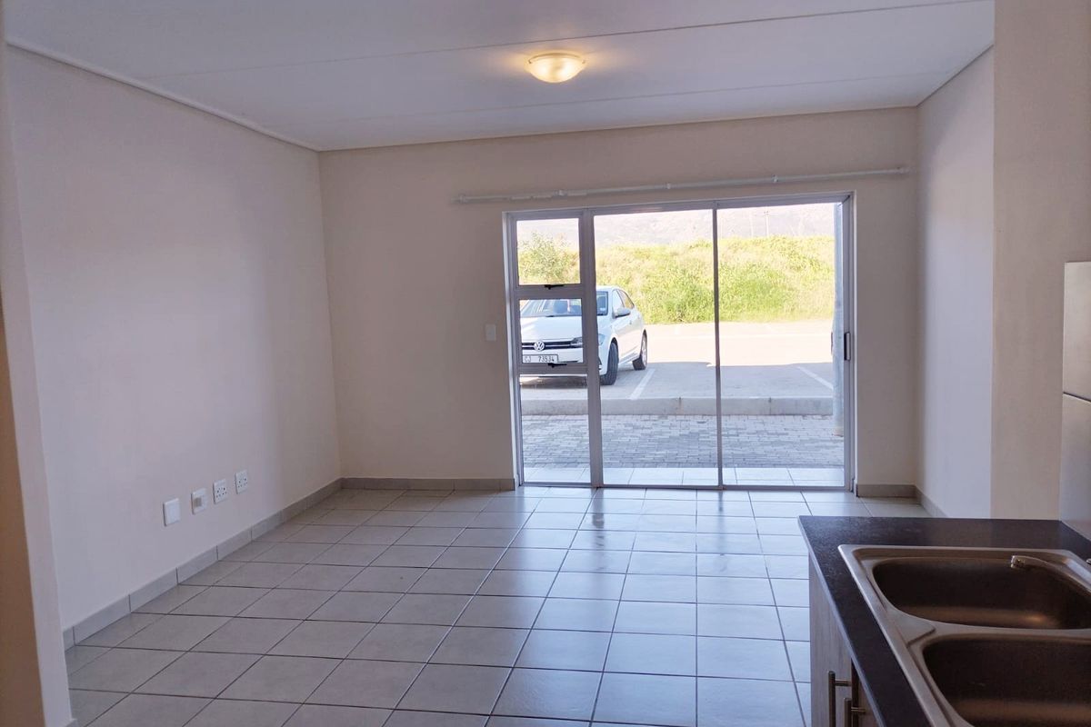 Modern 2-Bedroom Apartment To Rent in Bergendal Country Villas, Paarl - Photo 4