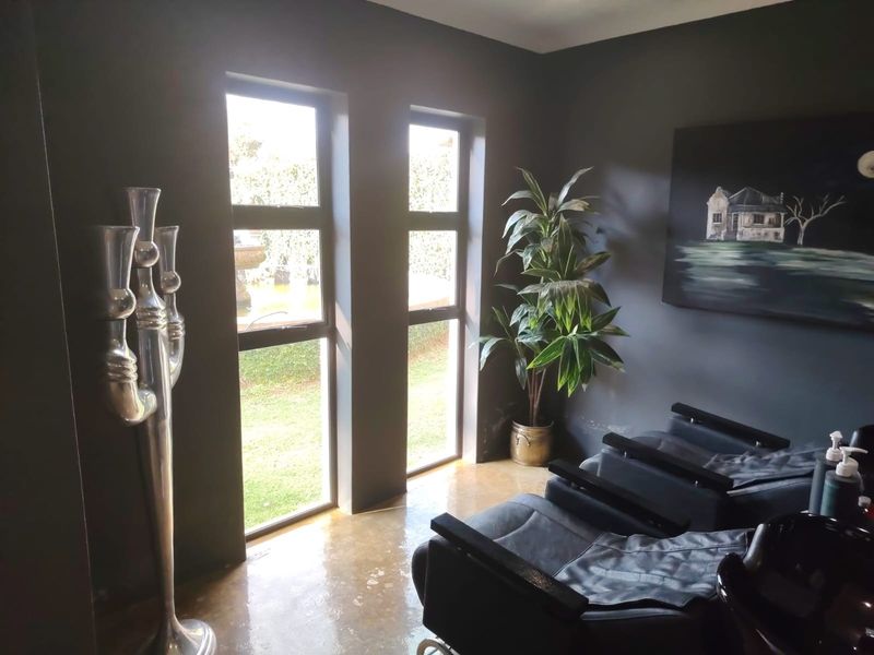 Upmarket Commercial Property for Sale In Flamwood - Photo 8