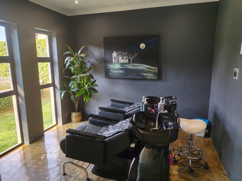 Upmarket Commercial Property for Sale In Flamwood - Photo 3