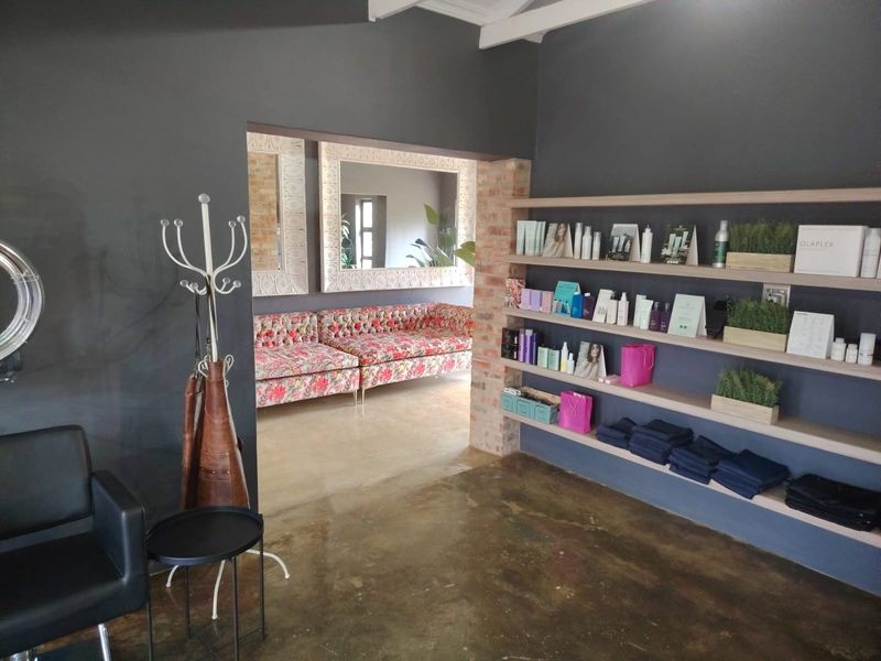 Upmarket Commercial Property for Sale In Flamwood - Photo 4