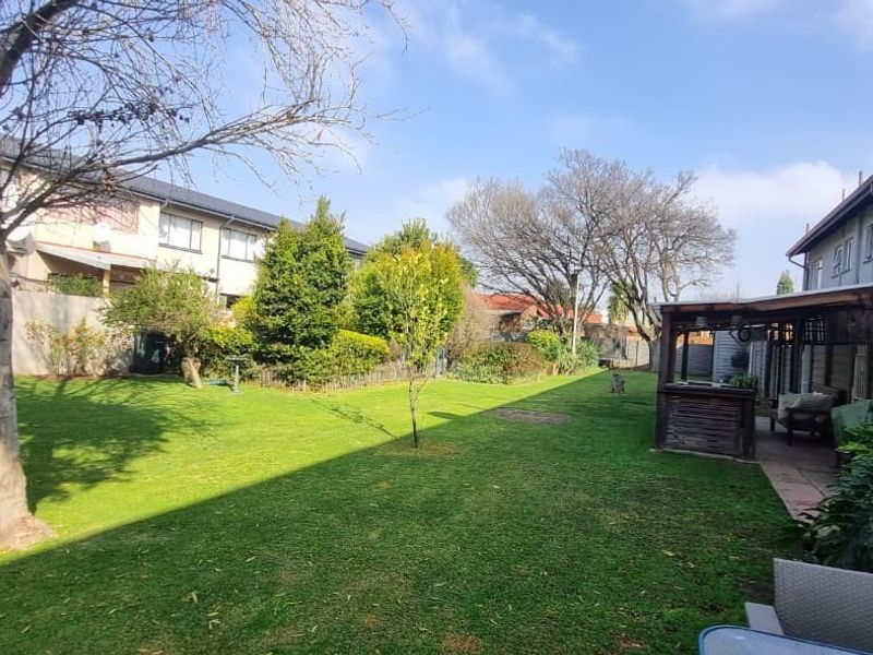 Pet Friendly Duplex in sought after area.  For Sale in Beyers Park, Boksburg - Photo 4