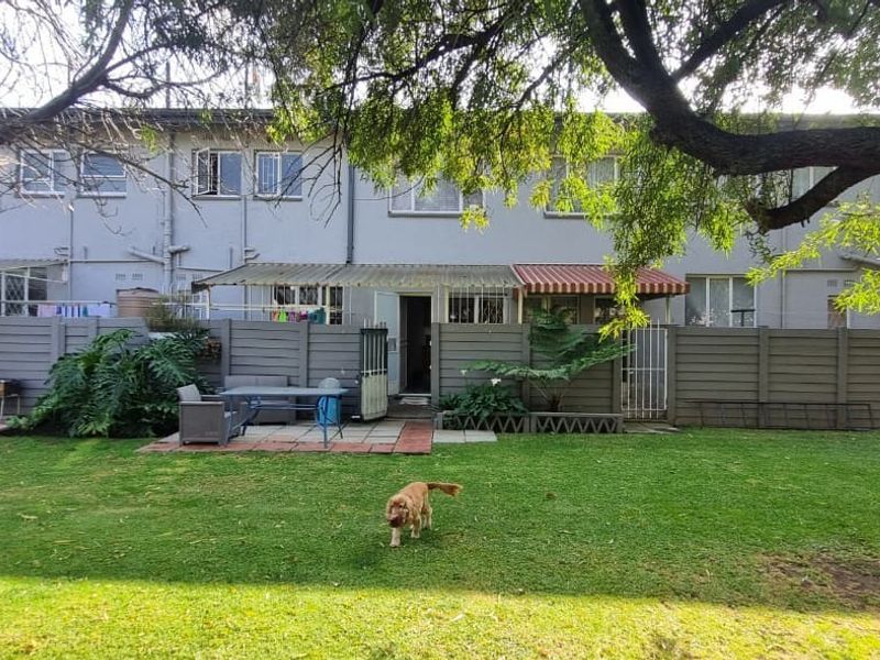 Pet Friendly Duplex in sought after area.  For Sale in Beyers Park, Boksburg - Photo 5