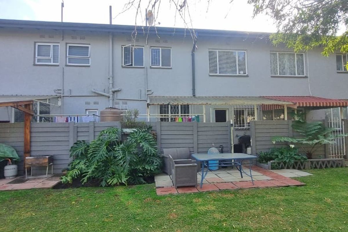 Pet Friendly Duplex in sought after area.  For Sale in Beyers Park, Boksburg - Photo 3