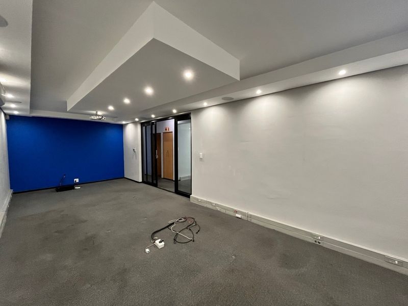 1,067m2 Warehouse, Office Facility TO LET | Everite Industrial | Brackenfell - Photo 7