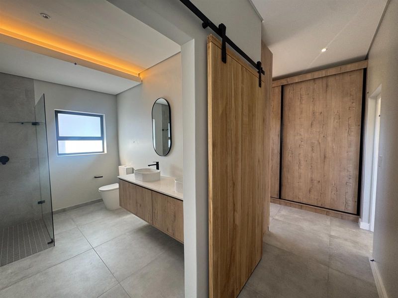 Stylish Modern Homer For Sale in Langebaan Country Estate, Langebaan - Photo 5