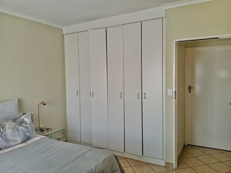 Modern 2 Bedroom Townhouse For Sale in Annlin, Pretoria - Photo 8