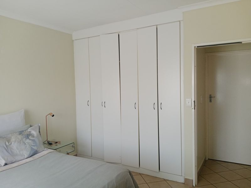 Modern 2 Bedroom Townhouse For Sale in Annlin, Pretoria - Photo 7