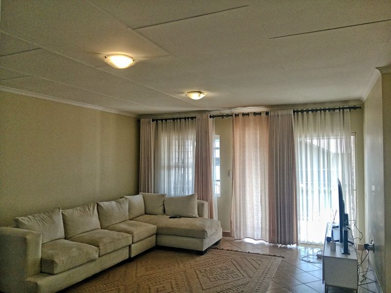Modern 2 Bedroom Townhouse For Sale in Annlin, Pretoria - Photo 10