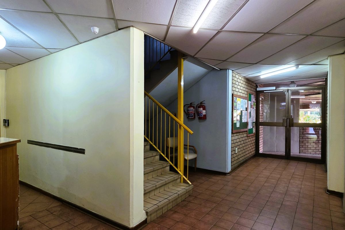 2 Bedrooms Apartment For Sale in Prestige Park Retirement Home, Pretoria Central - Photo 5