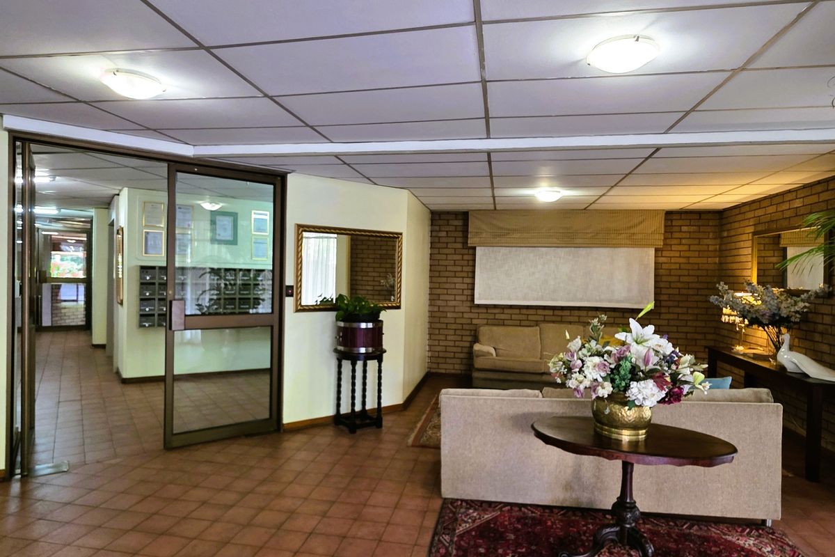 2 Bedrooms Apartment For Sale in Prestige Park Retirement Home, Pretoria Central - Photo 4
