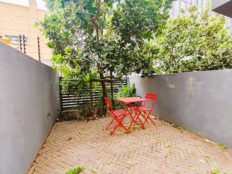 Investment Opportunity - Ground Floor Studio Apartment for Sale in Woodstock - Photo 2
