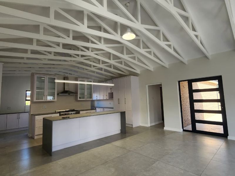 A Move-In-Ready Family Sanctuary You Don't Want to Miss - Photo 4