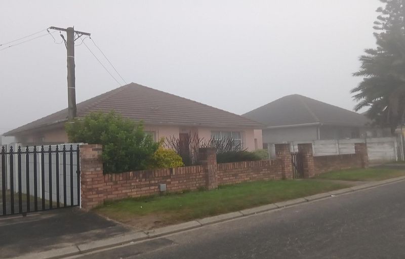 House For Sale in Belmont Park Kraaifontein Western Cape