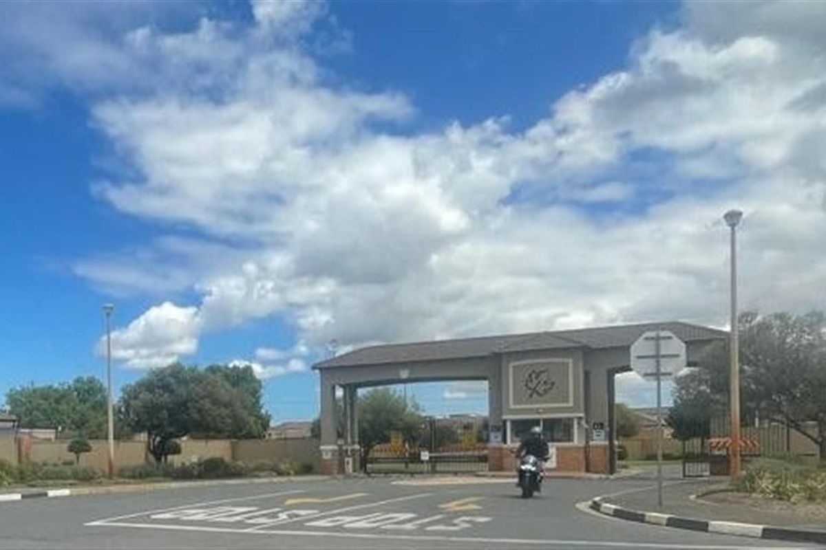 House For Sale in Protea Heights Brackenfell Western Cape - Photo 3