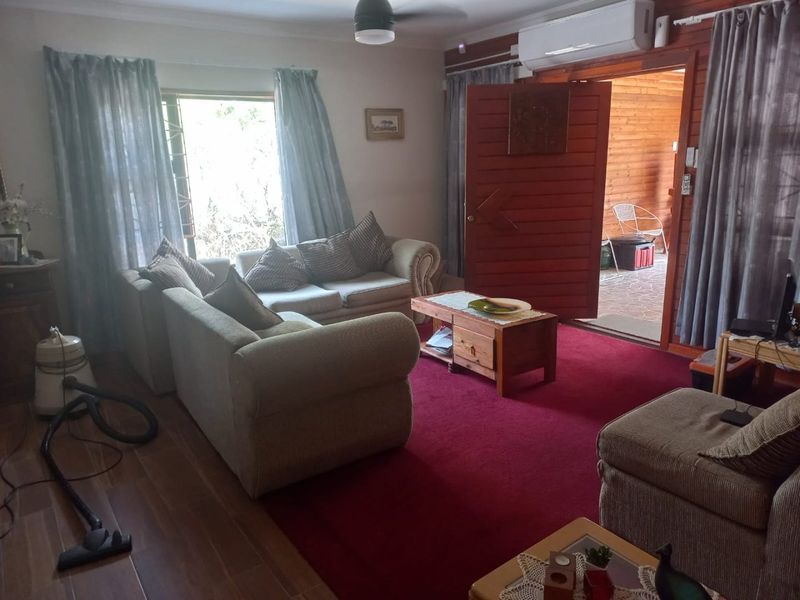 Charming 3-Bedroom Retreat, For Sale in Marloth Park - Ideal for First-Time Buyers and Investors! - Photo 4