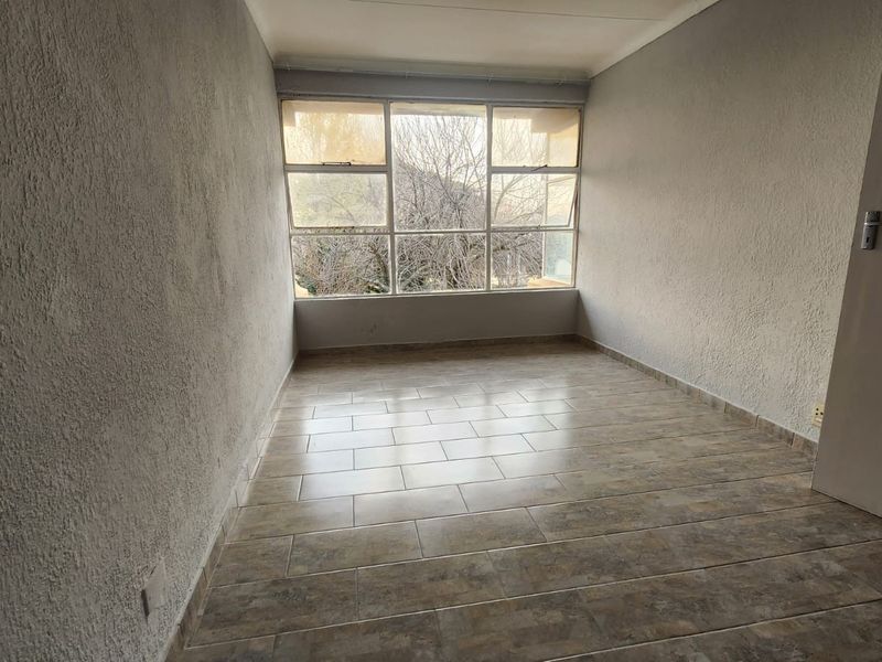 Newly Renovated 2-Bedroom Apartment to Let in Brakpan Central - Photo 9