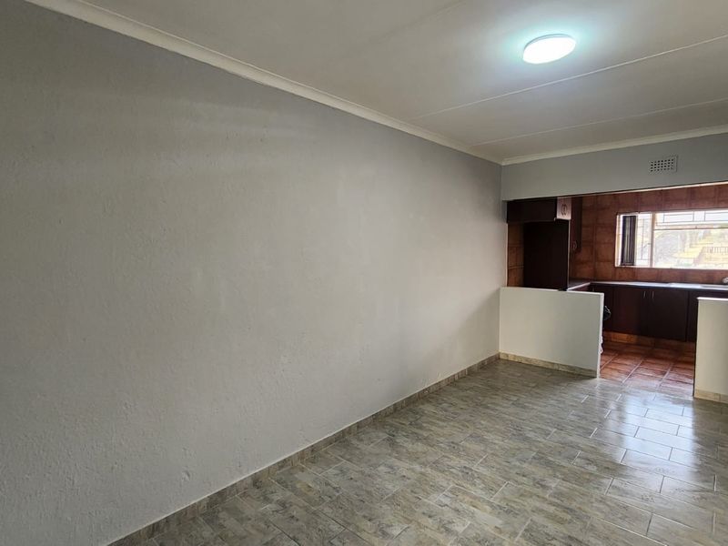 Newly Renovated 2-Bedroom Apartment to Let in Brakpan Central - Photo 7