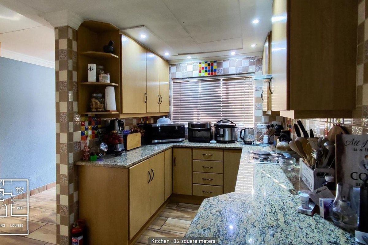 Townhouse For Sale in Kempton Park Ext 4, Kempton Park - Photo 5