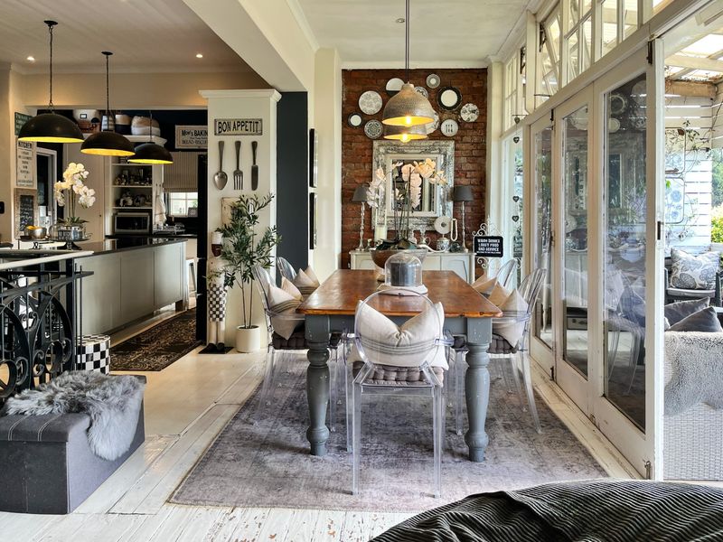 Spacious Double-Storey Family Home with Flatlet in Richmond Hill - Photo 1