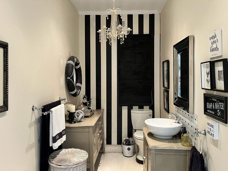 Spacious Double-Storey Family Home with Flatlet in Richmond Hill - Photo 8