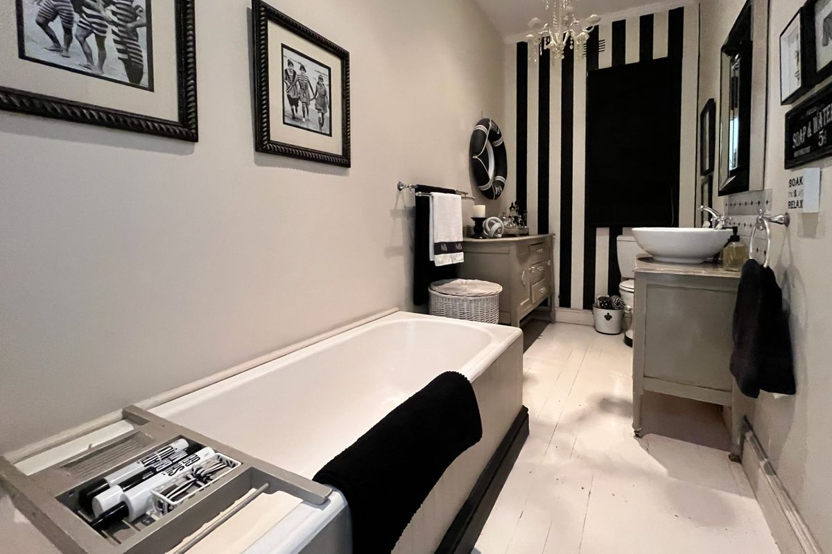 Spacious Double-Storey Family Home with Flatlet in Richmond Hill - Photo 3