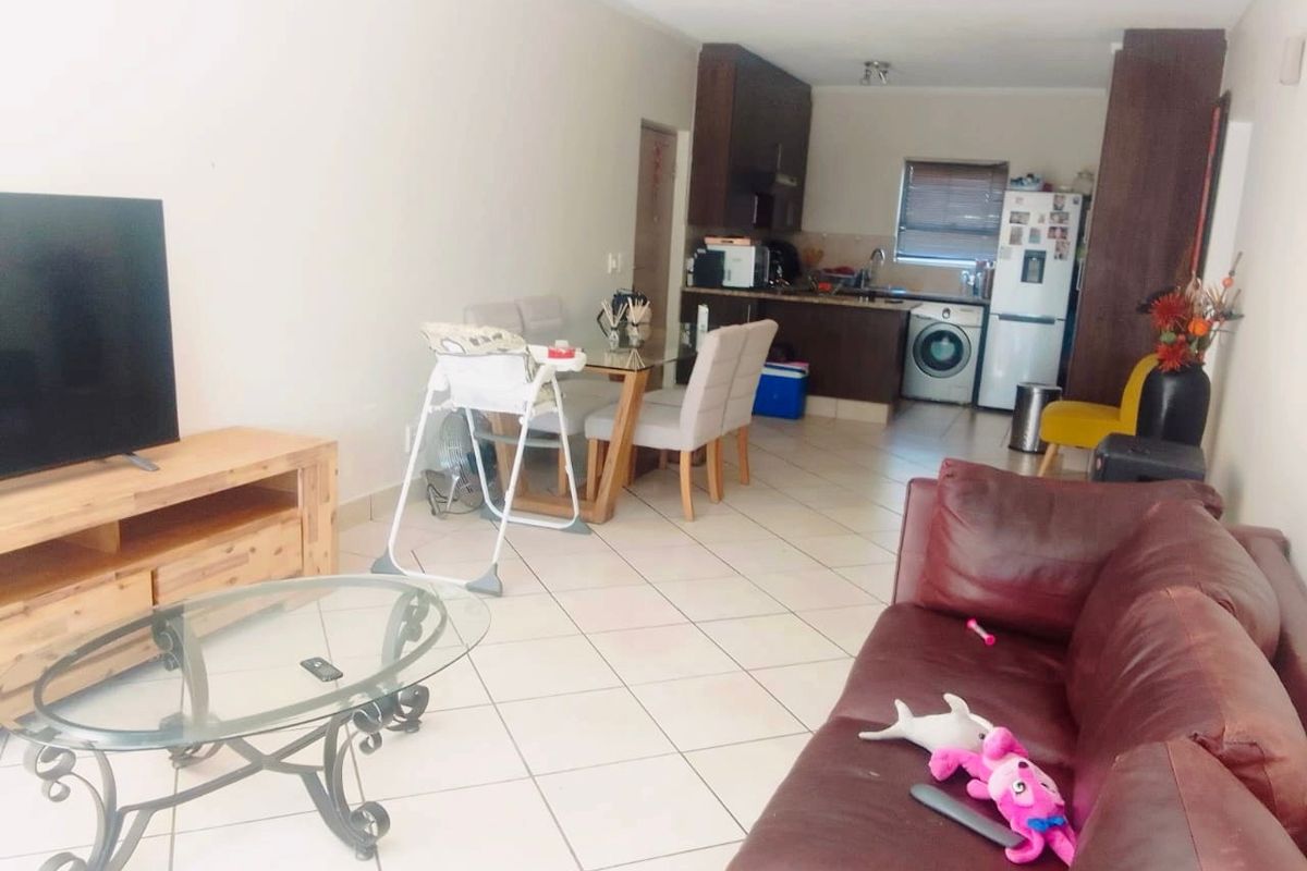 Apartment For Sale in Sunninghill, Sandton - Photo 2