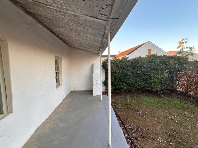 Tranquil Country Cottage with Stunning Views - Photo 2