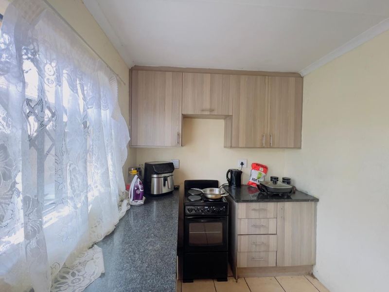 House For Sale in Riverlea, Johannesburg - Photo 9