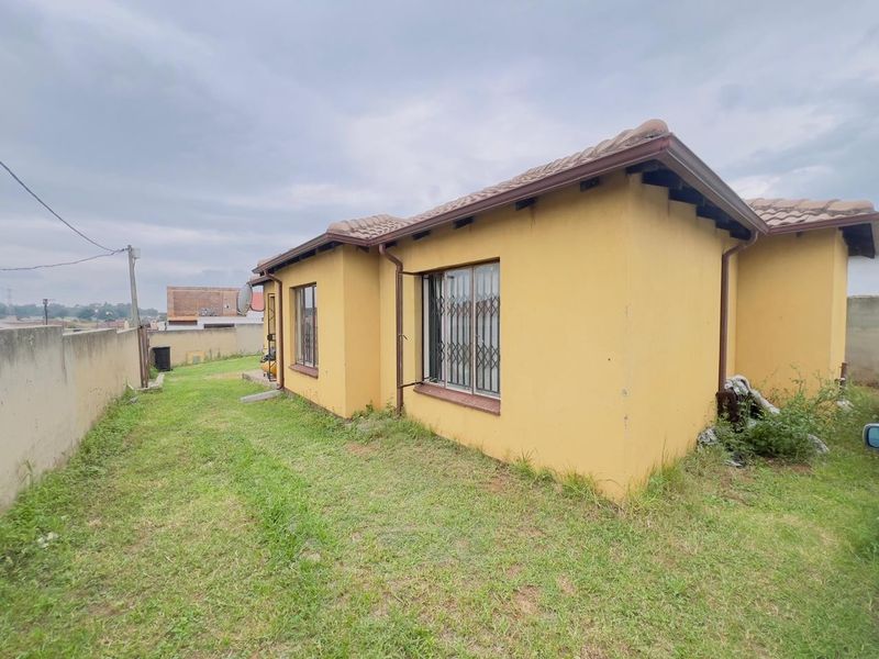 House For Sale in Riverlea, Johannesburg - Photo 8