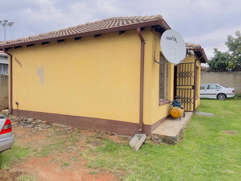 House For Sale in Riverlea, Johannesburg - Photo 6
