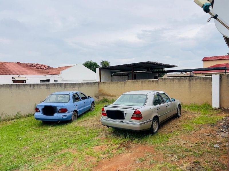 House For Sale in Riverlea, Johannesburg - Photo 4