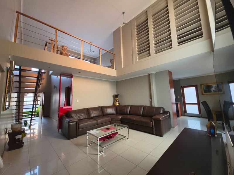 Cluster For Sale in Strubensvallei, Roodepoort - Photo 1