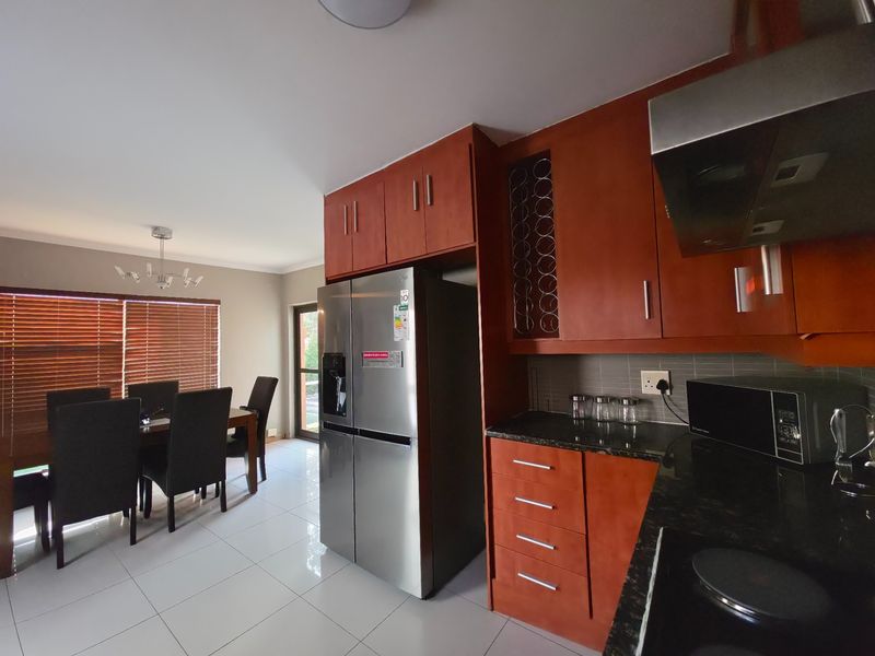 Cluster For Sale in Strubensvallei, Roodepoort - Photo 6