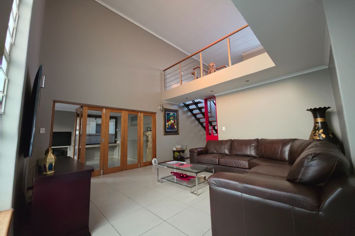 Cluster For Sale in Strubensvallei, Roodepoort - Photo 3