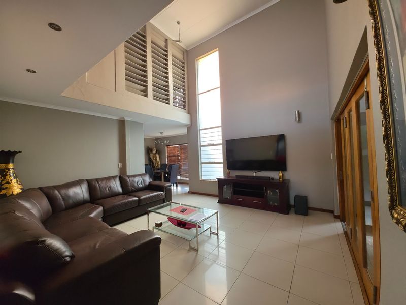 Cluster For Sale in Strubensvallei, Roodepoort - Photo 2