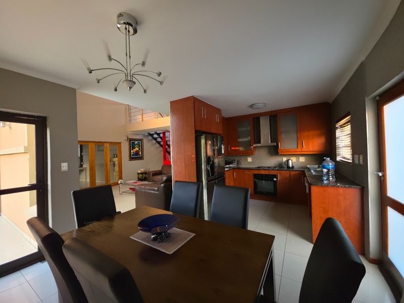 Cluster For Sale in Strubensvallei, Roodepoort - Photo 5