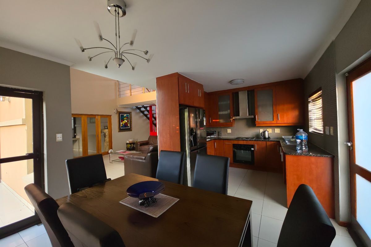 Cluster For Sale in Strubensvallei, Roodepoort - Photo 5