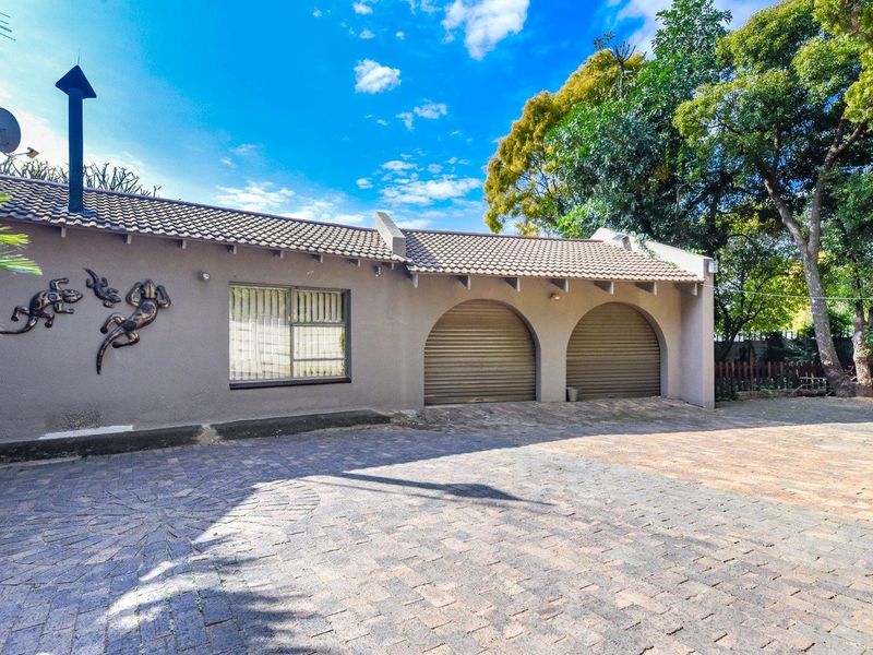 House For Sale in Bloubosrand, Randburg - Photo 1
