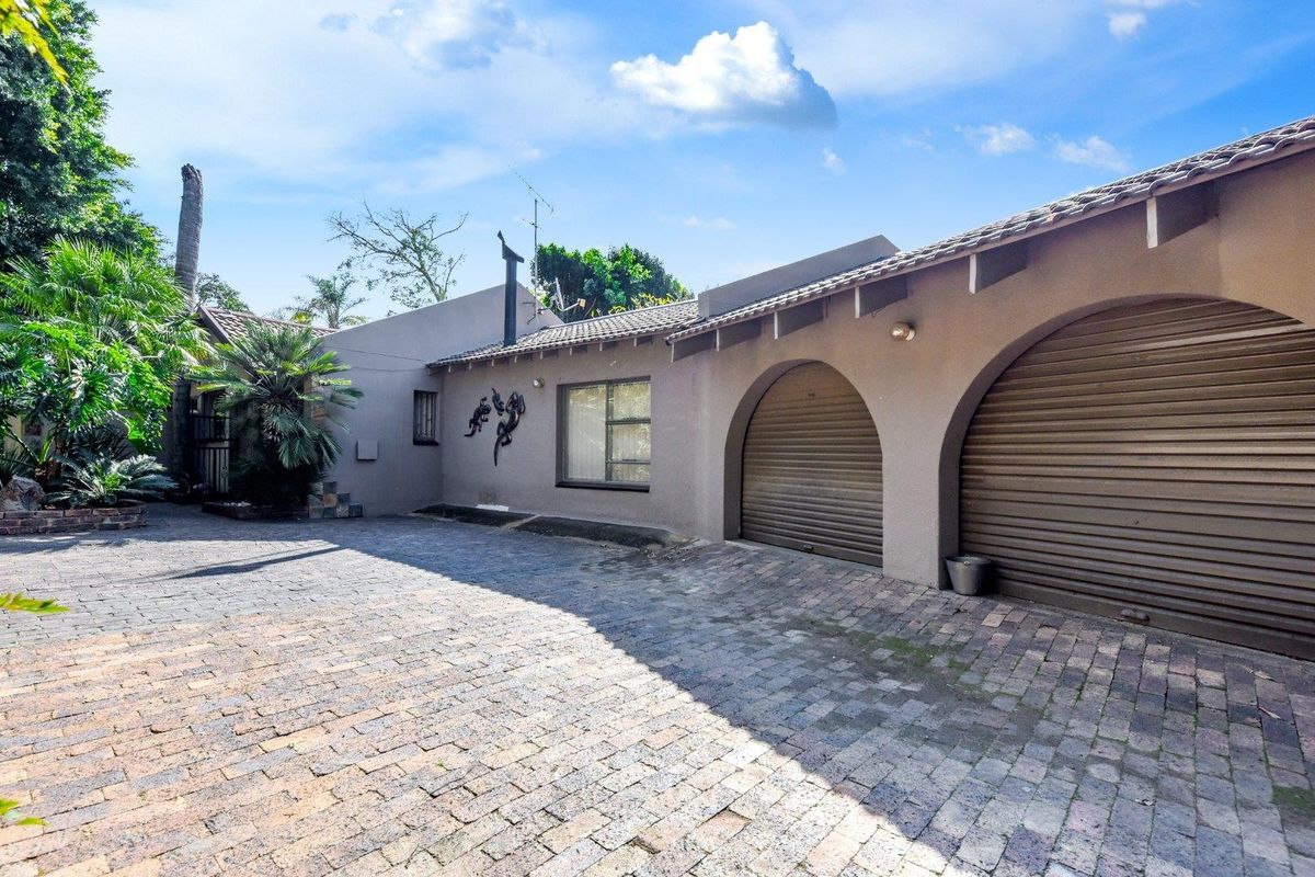 House For Sale in Bloubosrand, Randburg - Photo 2