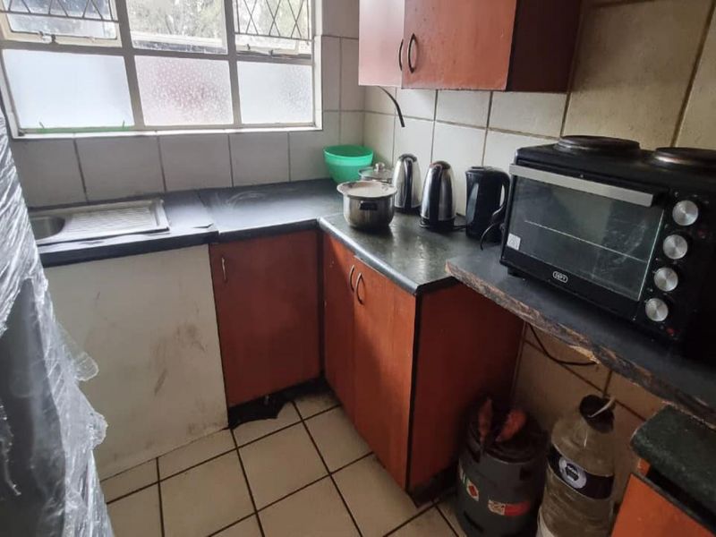 Apartment For Sale in Croydon, Kempton Park - Photo 2