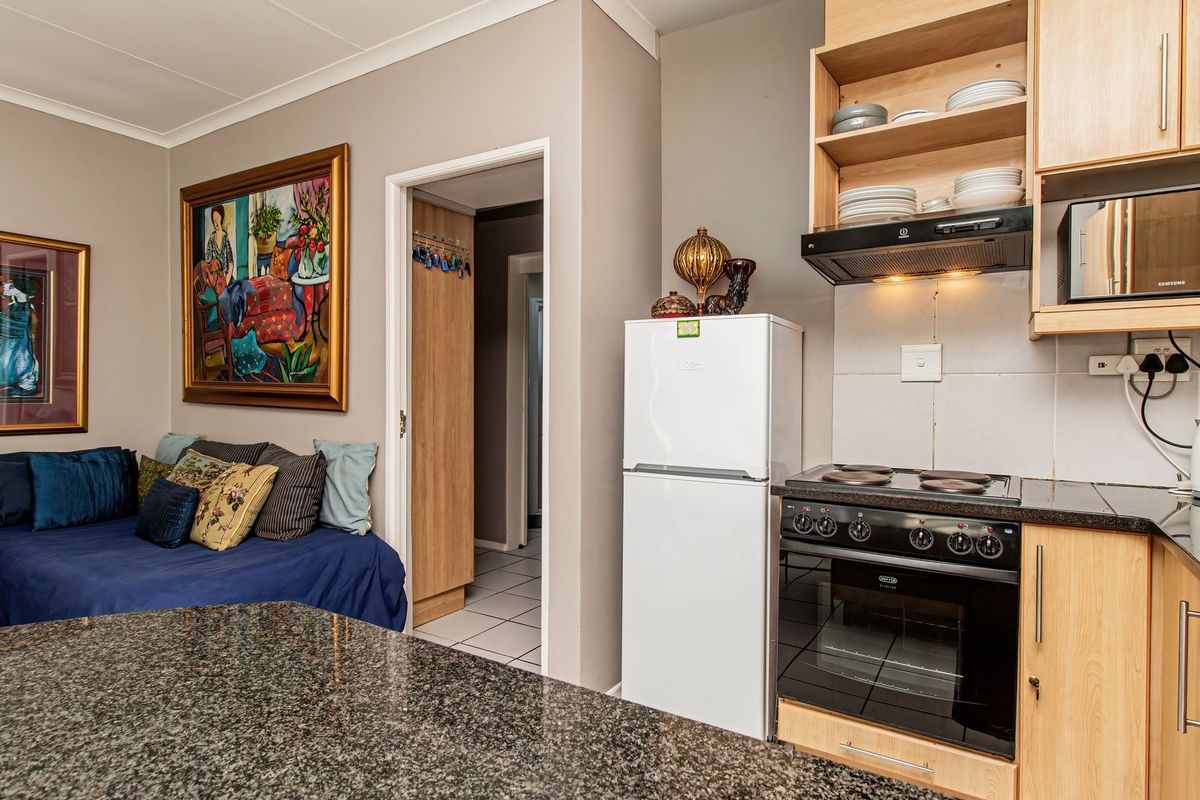 Apartment For Sale in Knysna Central, Knysna - Photo 4