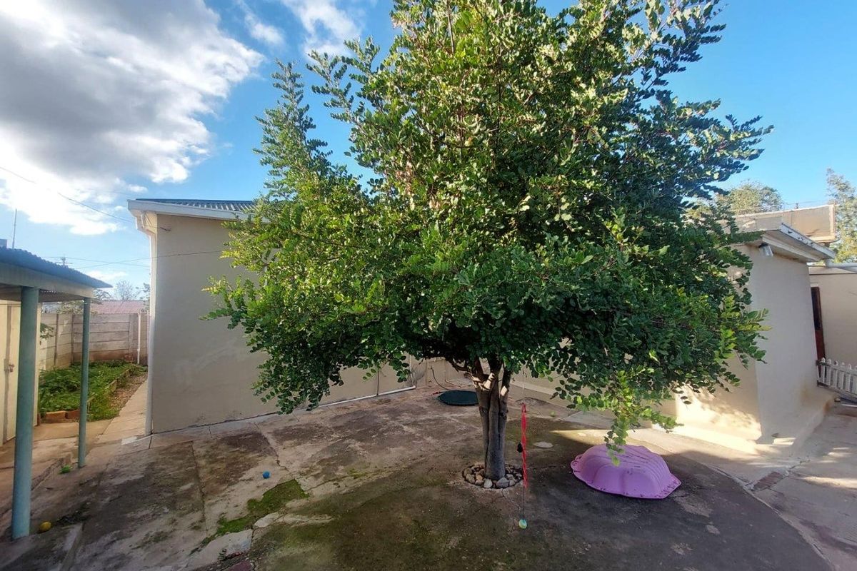 House For Sale in Ladismith - Photo 4