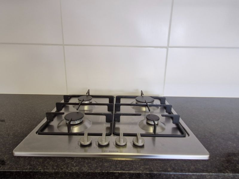 Pet-Friendly Modern 2-Bedroom Apartment in Exclusive Quinta Estate, Burgundy Estate - Photo 9
