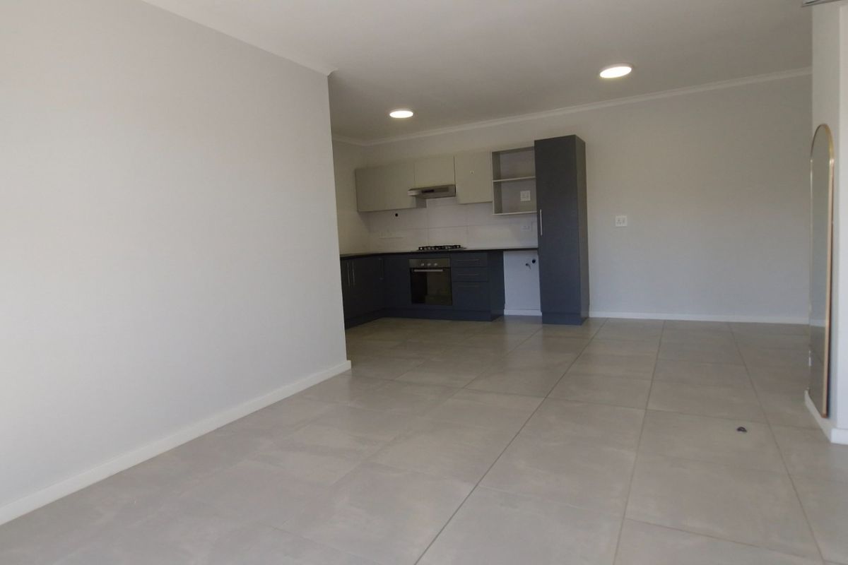 Pet-Friendly Modern 2-Bedroom Apartment in Exclusive Quinta Estate, Burgundy Estate - Photo 3
