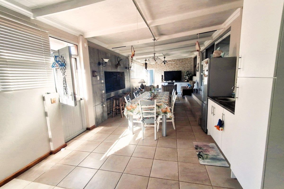 House For Sale in Stilbaai Wes, Stilbaai - Photo 5