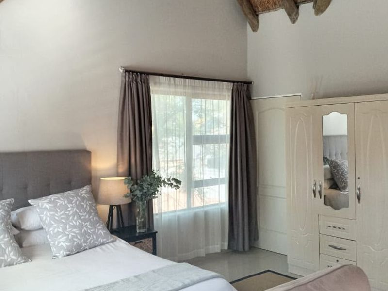 Fully Furnished Studio Apartment to Rent - West Beach - Photo 4