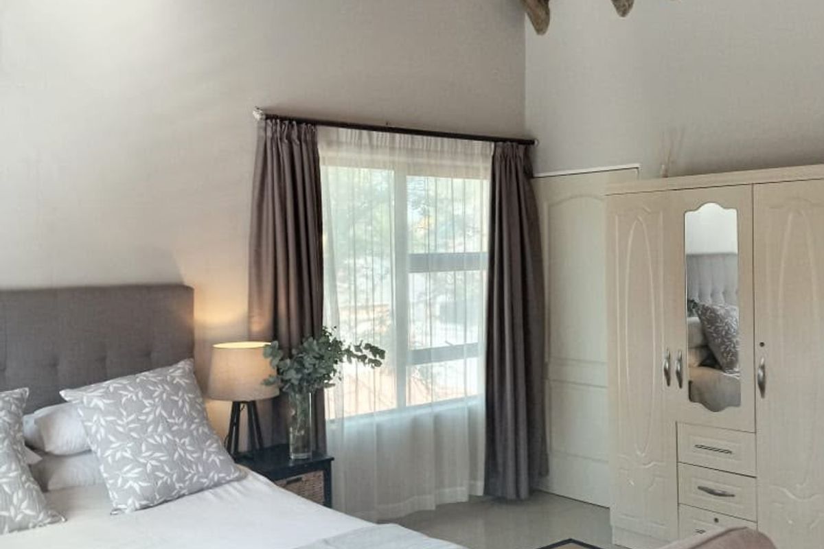 Fully Furnished Studio Apartment to Rent - West Beach - Photo 4