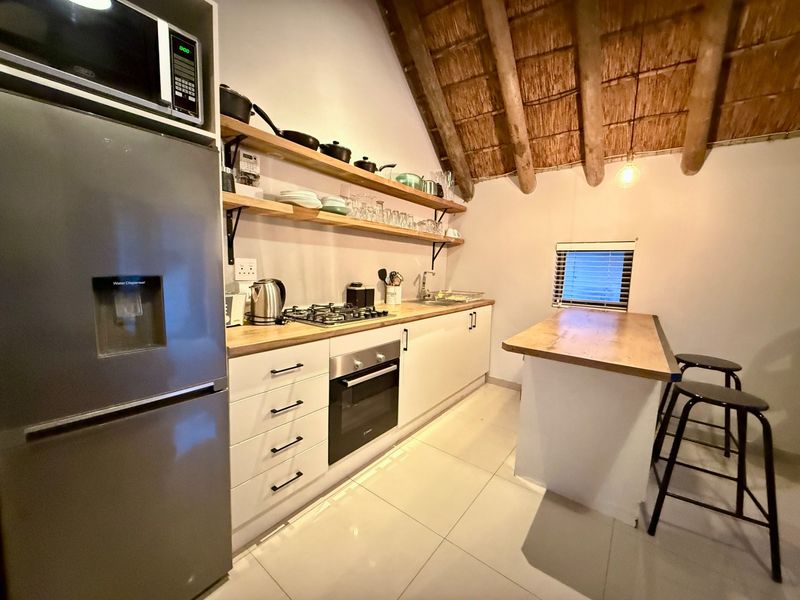 Fully Furnished Studio Apartment to Rent - West Beach - Photo 7